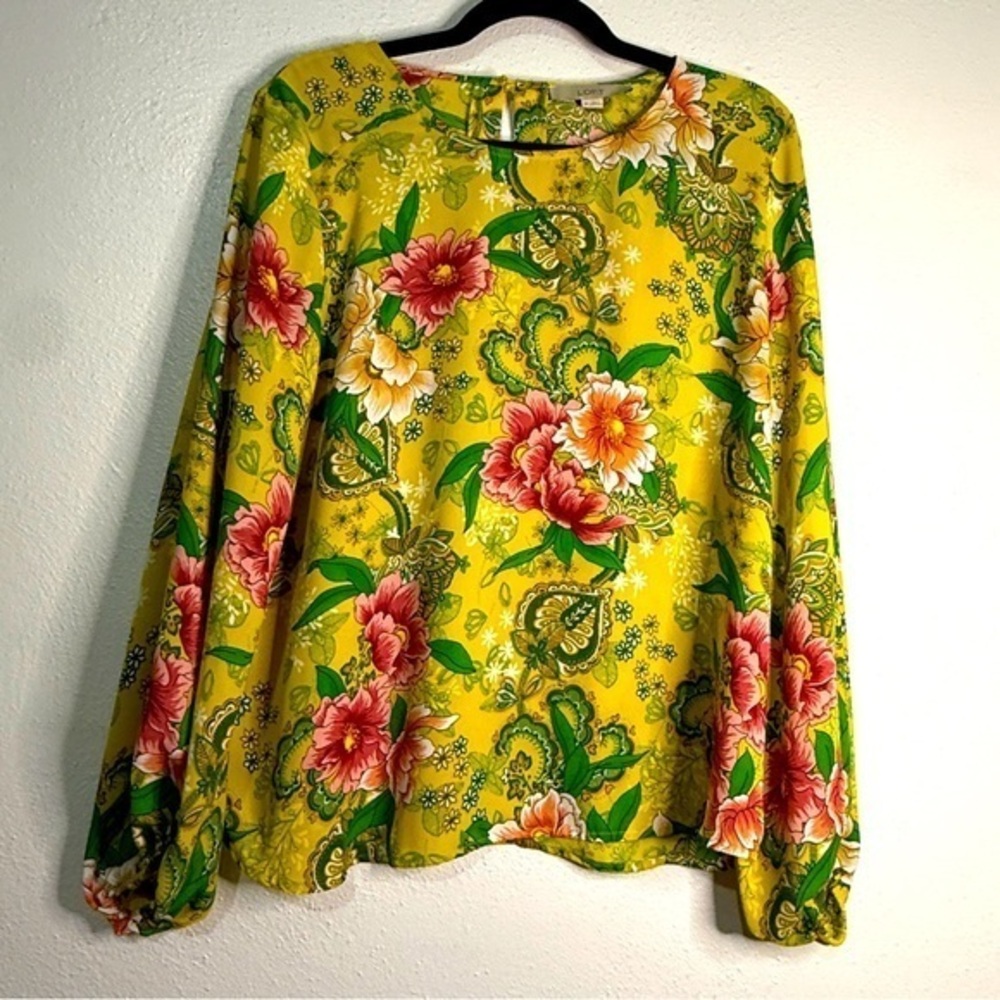 LOFT Floral Yellow Long-Sleeved Top. 1-button closure at back neckline. Sz M.